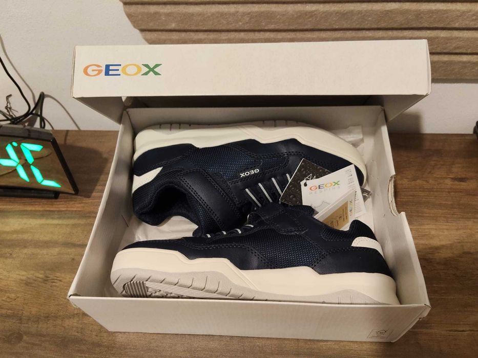 Adidasi/ sneakers/ pantofi copii Geox, noi in cutie, marime 34