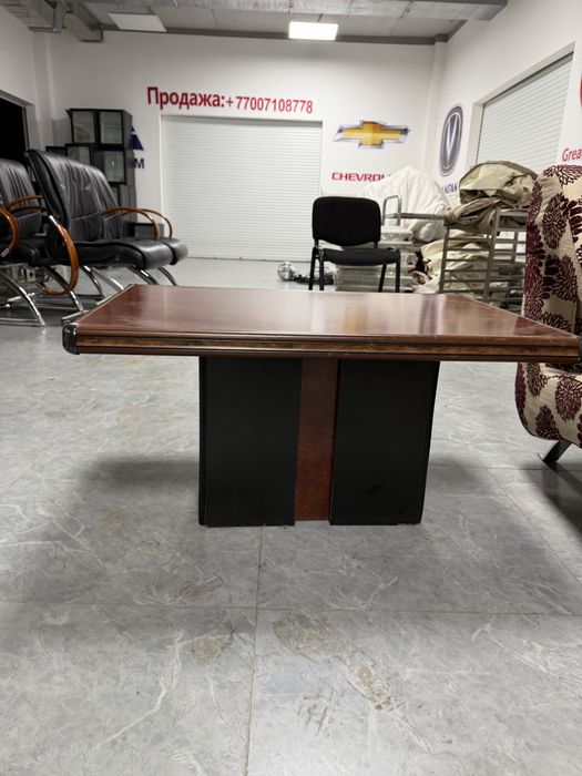 Распрадаем мебель со склада б/у стол сиулья кресла