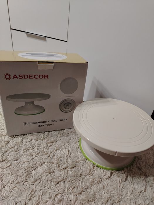 Вращающаяся подставка для торта
