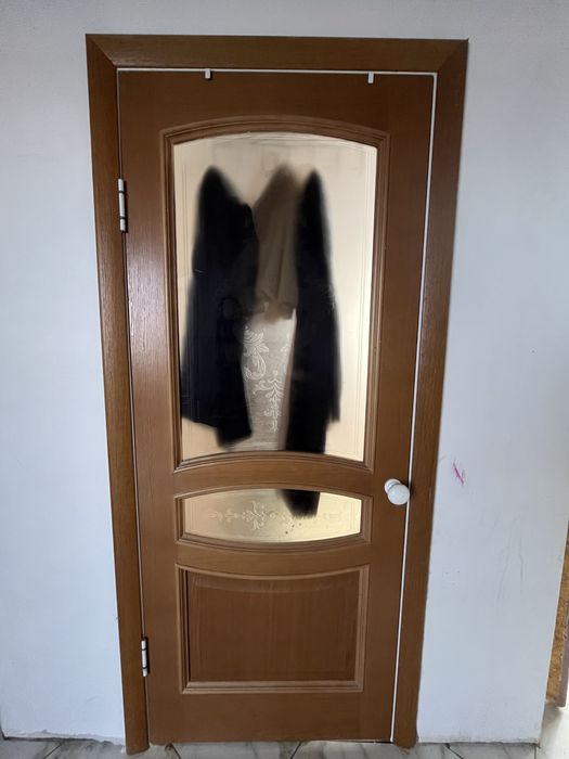 Есік сатылады / Продаются двери