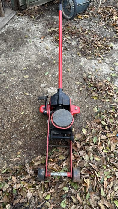 Домкрат подкатной 3.5т