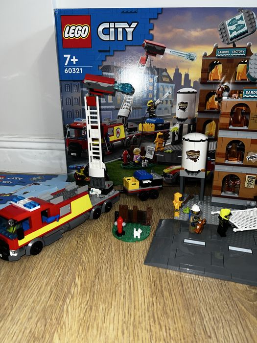 LEGO City 60321 – Brigada de Pompieri (fara moto si un omulet)