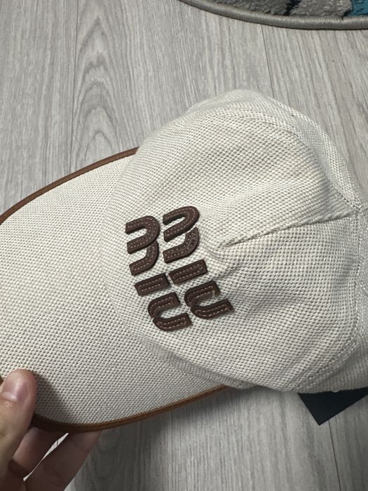 Sapca Miu Miu de piele