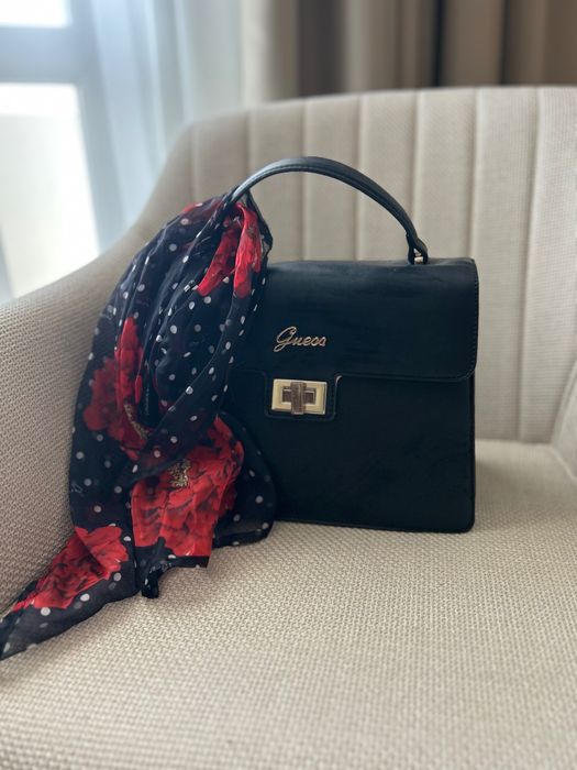 Дамска чанта Guess
