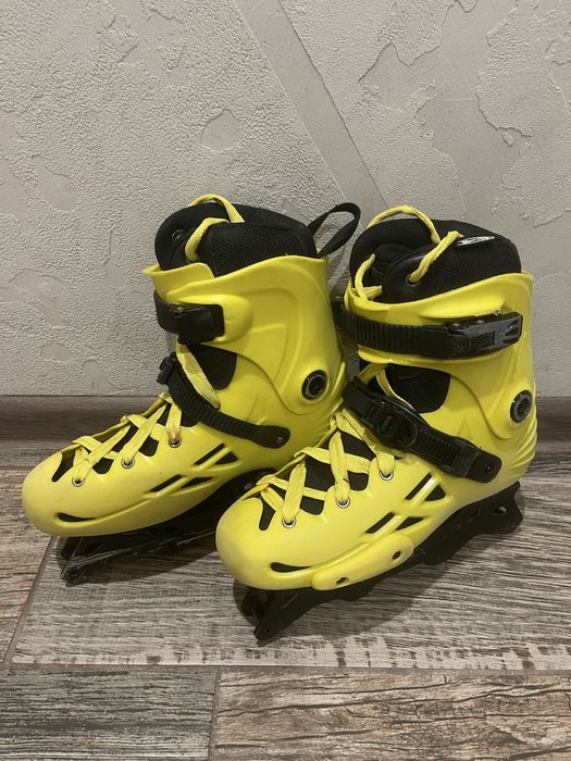 Роликовые коньки Micro MT Plus