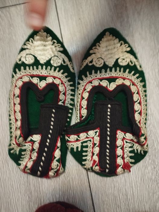 Вълнени родопски терлици