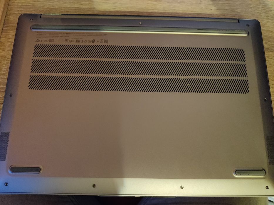 Продавам Lenovo IdeaPad Pro 5