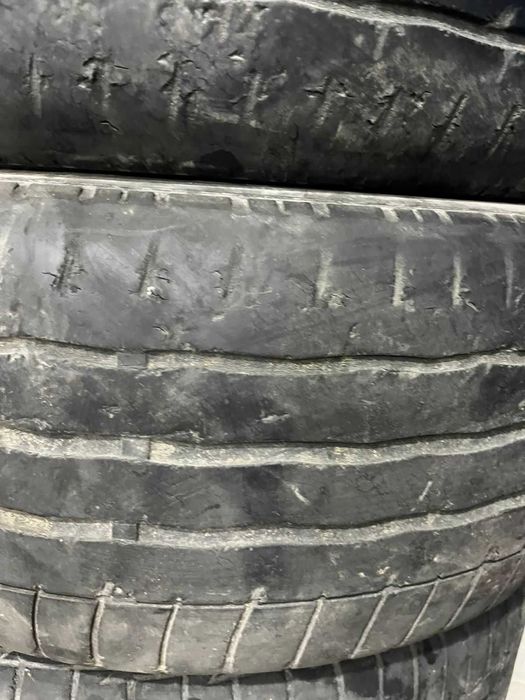 Продается Резина 235/55/18