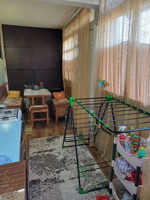 Продаётся квартира. 2-х комнатная переделанная на 3-х комнатную. 2/1/3