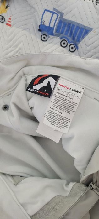 Costum de schi impecabil