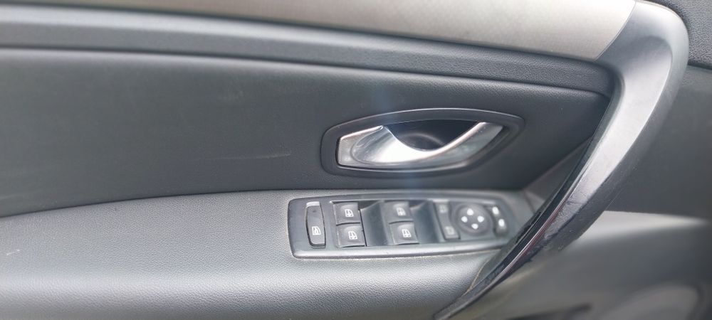 Vând autoturism laguna 3