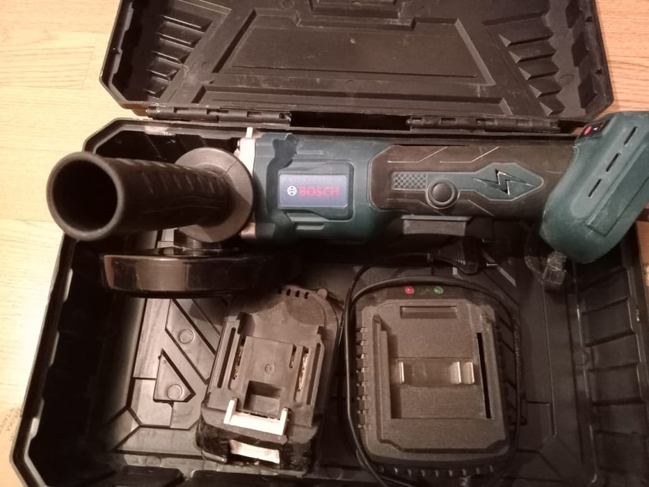 Болгарка на батарейках BOSCH