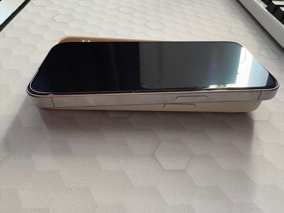 Vand sau schimb Iphone 15 pro 128 white garantie emag 88% baterie