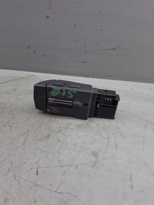 Maneta comenzi volan 7701 049 643 Renault Laguna 2001