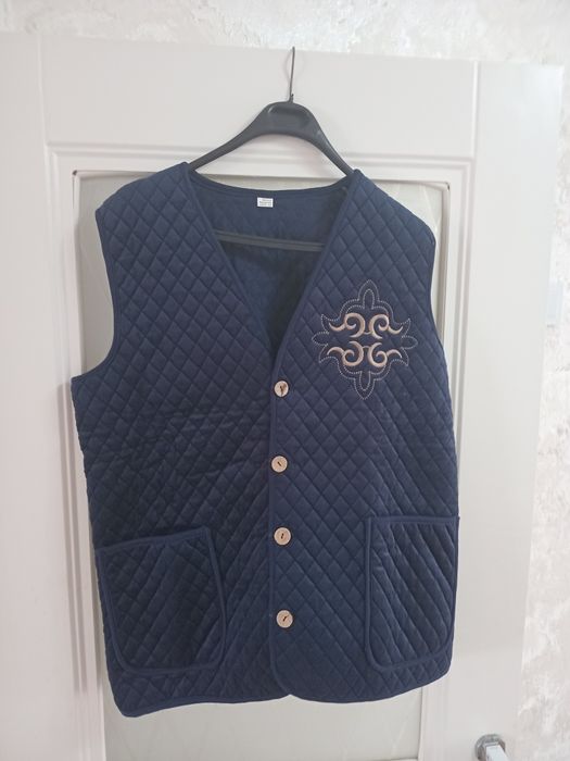 Новый.  Жакет.  3000 тееге