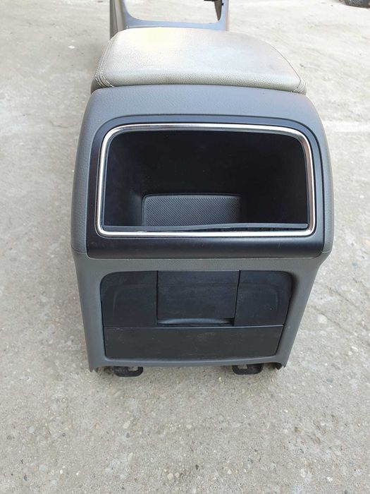 Consola cotiera Audi A4 b8 volan pe stanga