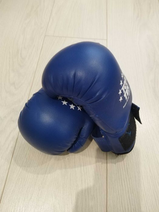 Продам детский боксерские перчатки