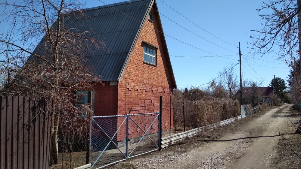 Продам дом с земельным участком