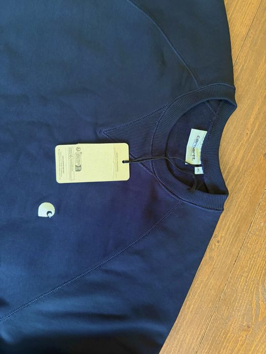 Суичъри и блузи на Carhartt.