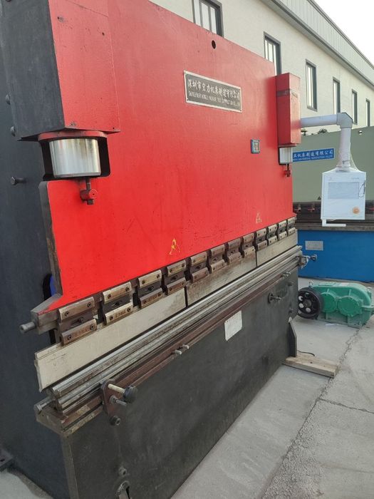 В наличие ЛИСТОСГИБ ЧПУ 125