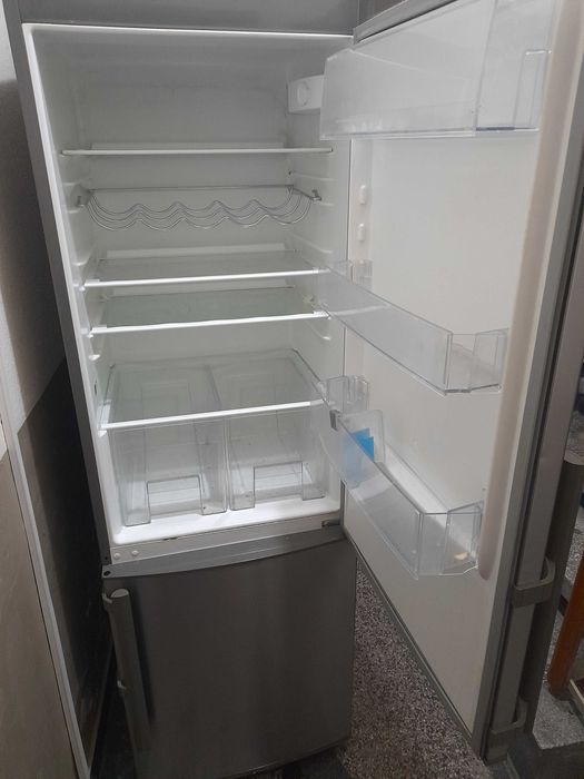 Хладилник с фризер