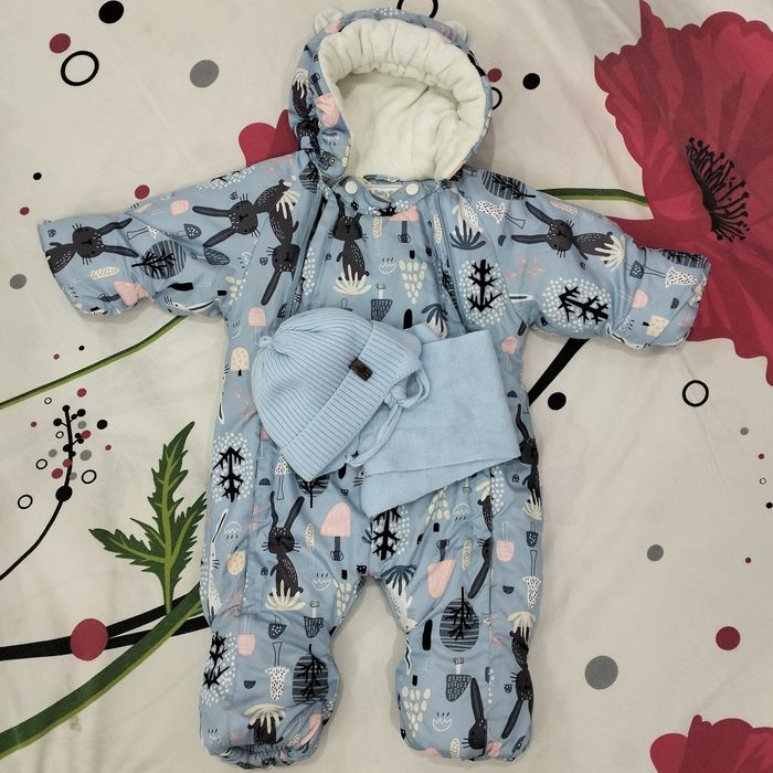 Продаю детское. Вещи стульчик комбинезоны