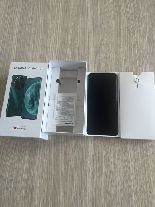 Huawei Nova 12i cu garantie.