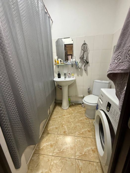 янгихает 5 А 2 хона метро олдида мебел техника