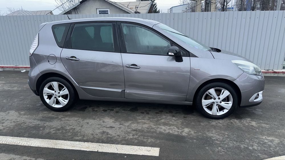 Renault Scenic -141.000 km