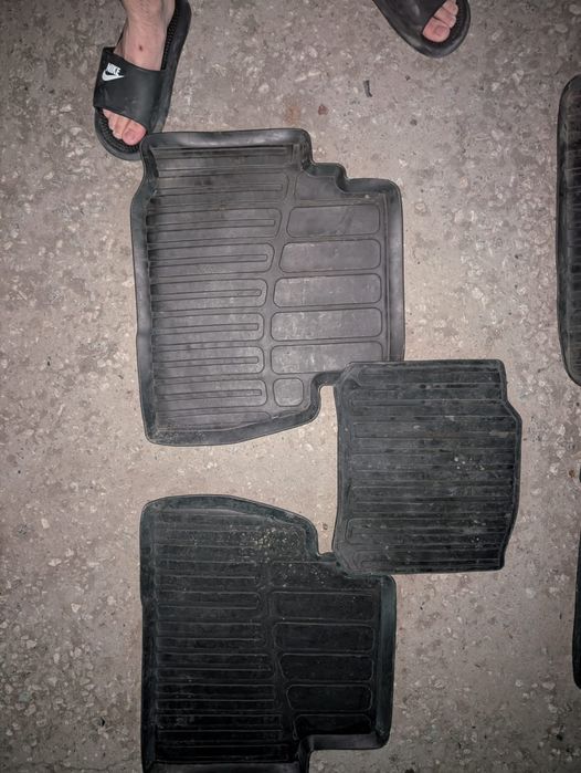 Полик Toyota Land cruiser
