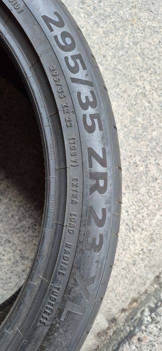 O anvelope vara ca noua Continental 295/35/23,dot 2023.Pretul este pe bucata.