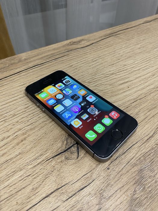 Айфон se 2016 года