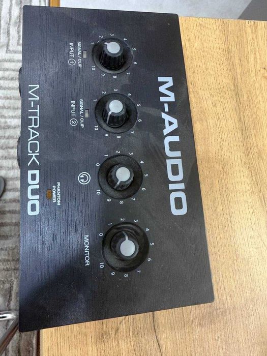 Продаётся Миди Клавиатура CARBON 61 В отличном состоянии 5 октавный