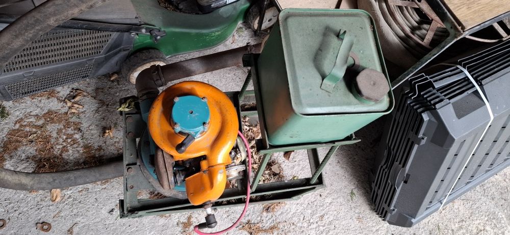 Продавам  бензинова мотопомпа