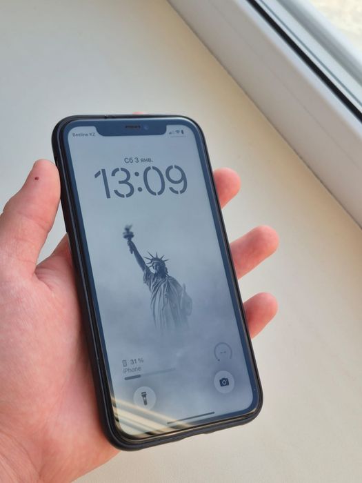 iPhone 11  АКБ 80%