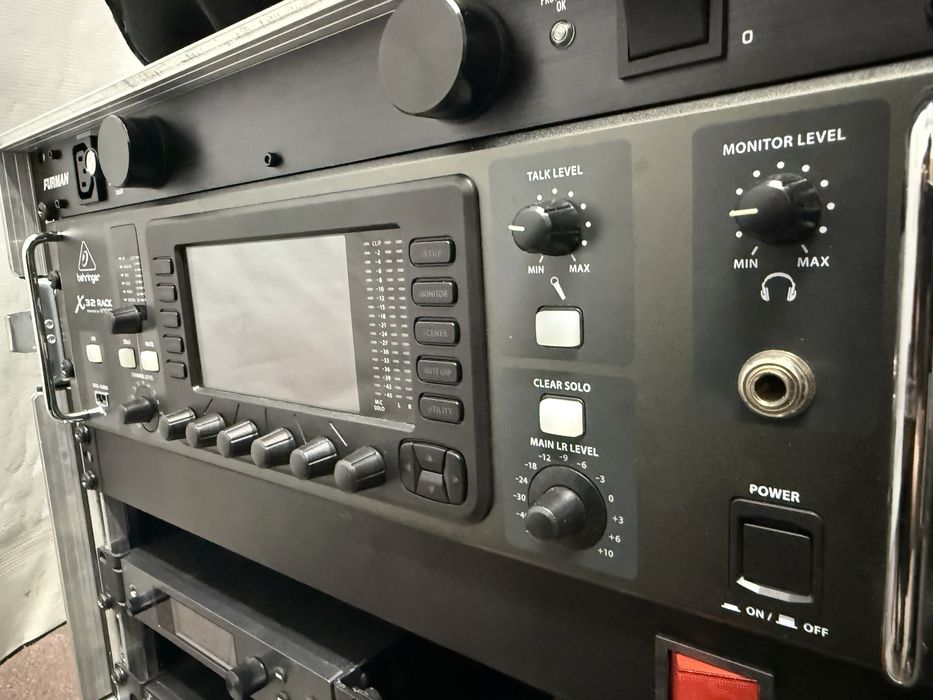 Behringer X32 RACK