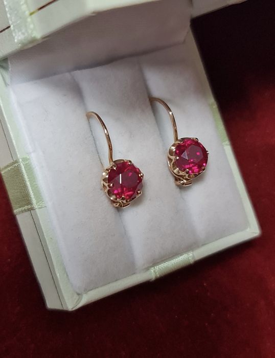 Золотые серьги Тюльпан с рубином 583 пробы