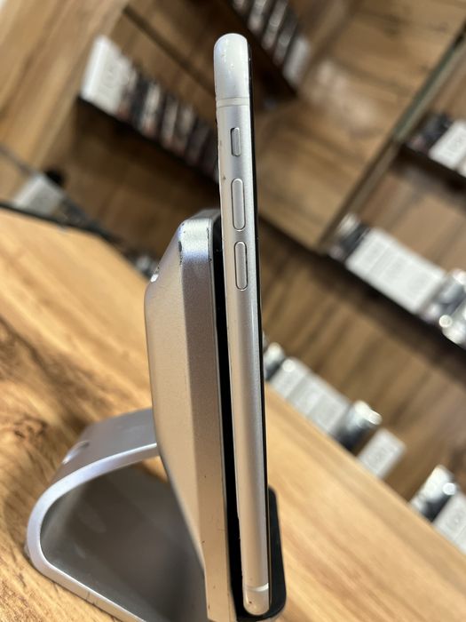 Продам или обменяю Айфон xr