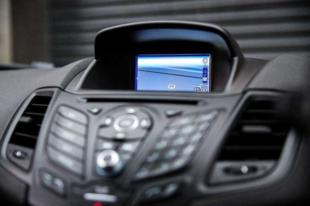 Card cu hartile de navigație pentru unitatile MFD montate pe FORD