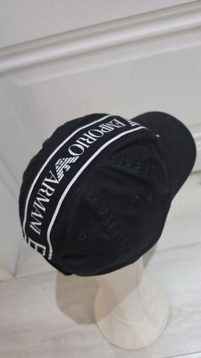 Кепки от EA7, Emporio Armani