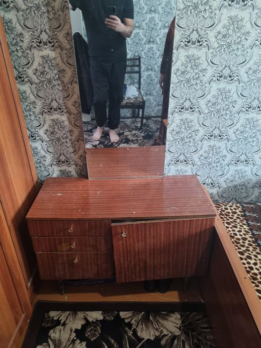 Продам тв с подставкой и Терюмо и Прыхожко шкаф