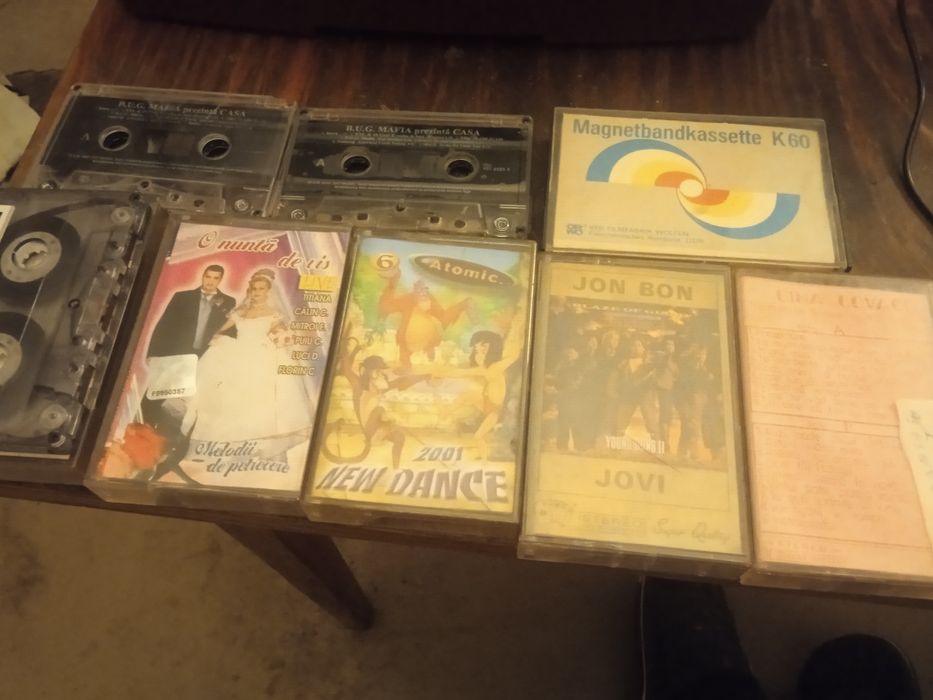 Vind casete cu diferite genuri