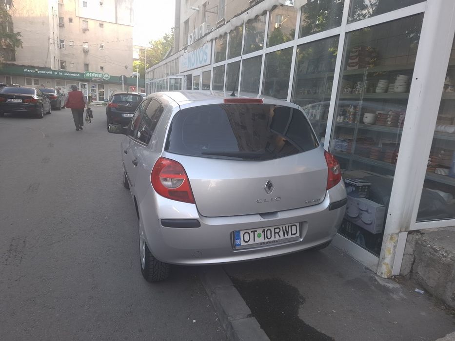 Vând Renault Clio