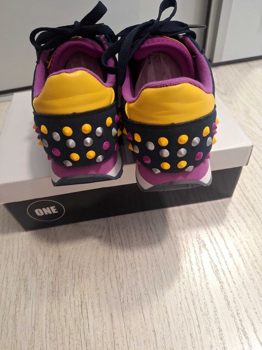 Încălțăminte casual mărimea 38.