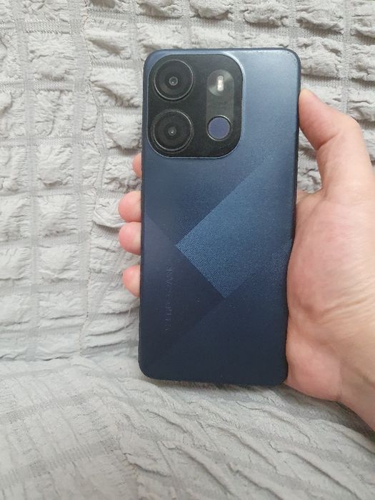 Srochna sotiladi Tecno Spark Go 2023 6/64Gb Rang Black Original