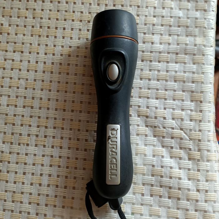 Продам фонарик Duracell