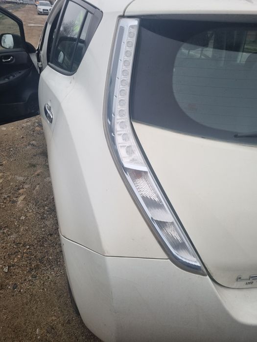 stop stânga spate de Nissan Leaf electric
