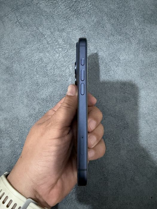 Продам iPhone 17 pro 256 GB синий. Новый!