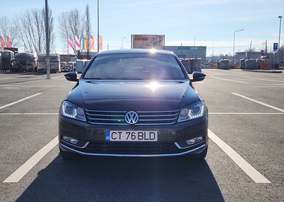 VOLKSWAGEN Passat