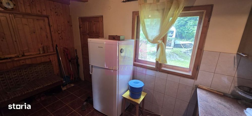 Cabana cu 5 camere de vanzare in Provita
